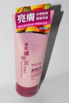 雪芙蘭礦物泥洗面淨白亮膚